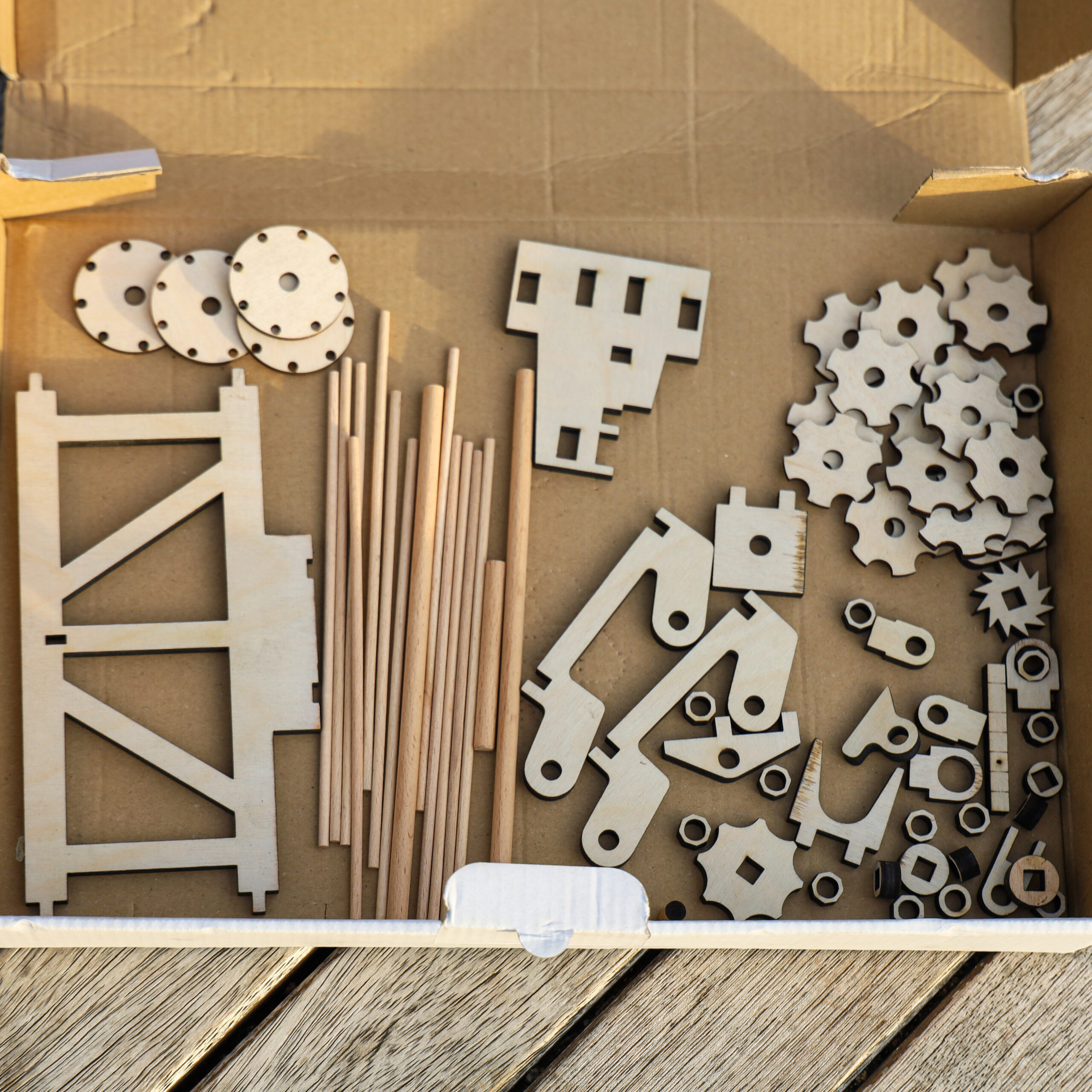 Zestaw do złożenia: traktorek + kabina + brona - obrazek 8