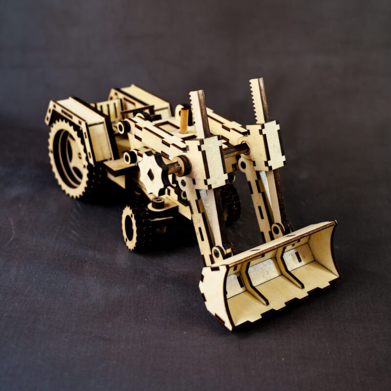 Zestaw do złożenia: traktorek + ładowacz czołowy